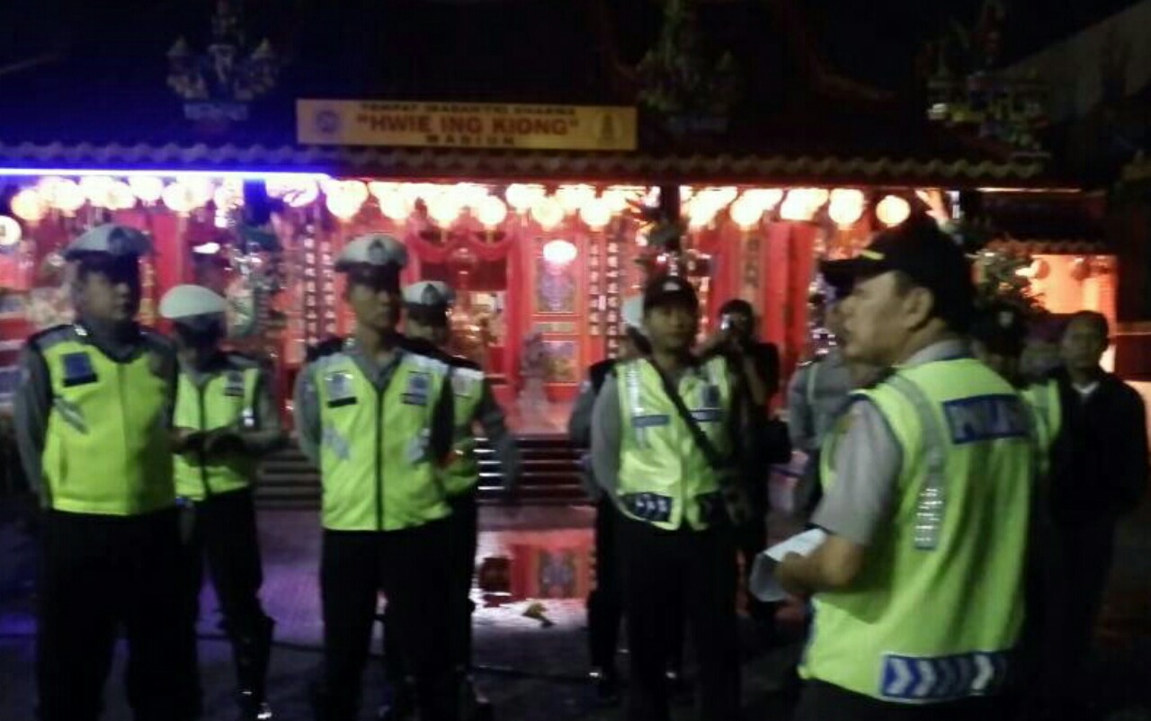 Pengamanan Pagelaran Wayang Kulit dalam rangka HUT 130 TITD Hwie Ing Kiong Madiun